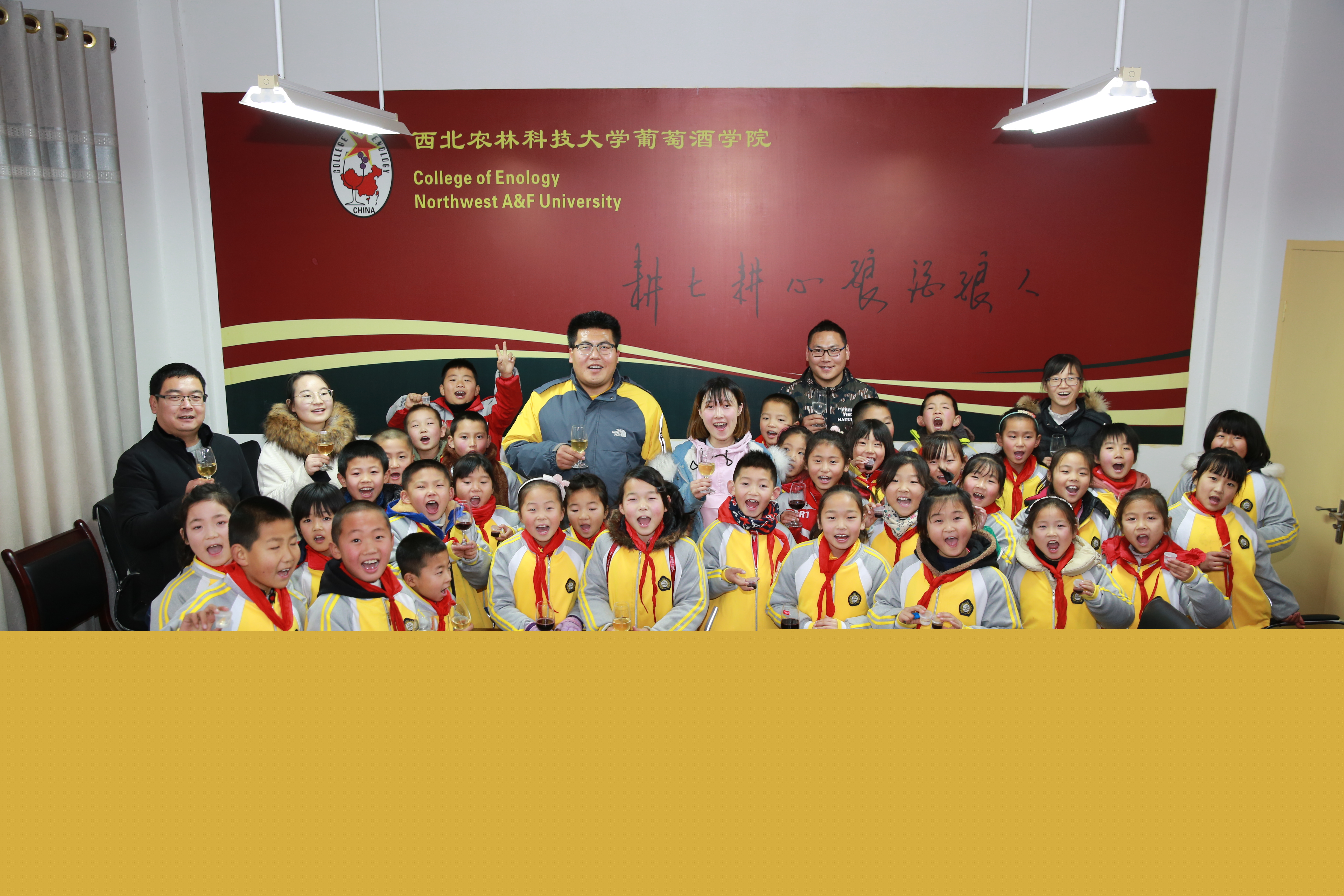 12802309d4df4214be85ade07dd2d310.jpg